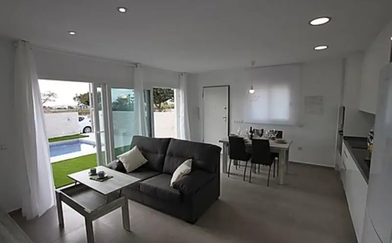 Villa en Venta Los Montesinos 3 Dormitorios Piscina Jardin