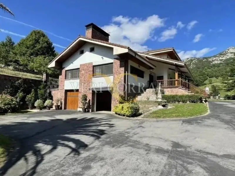 Chalet de Lujo en Asturias con Vistas a Picos de Europa