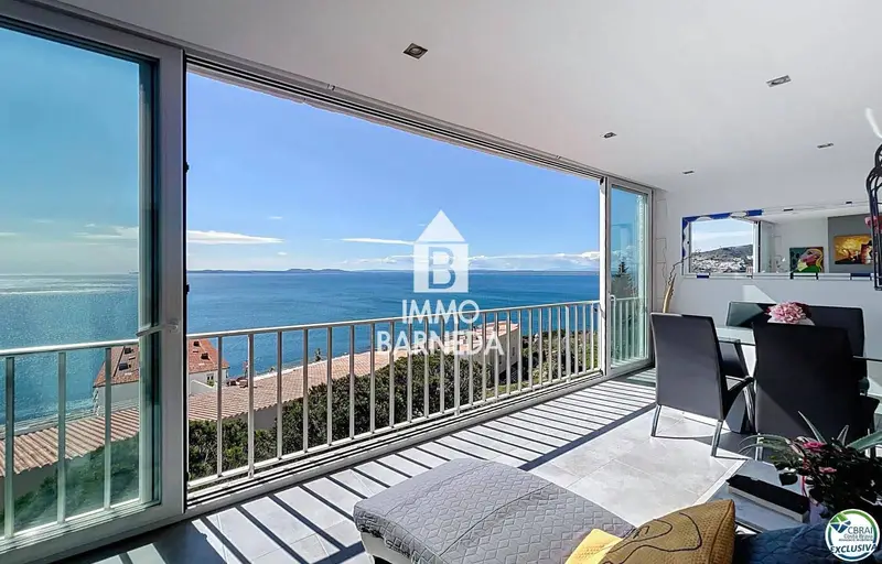 Apartamento en Roses con Vistas Panorámicas al Mar