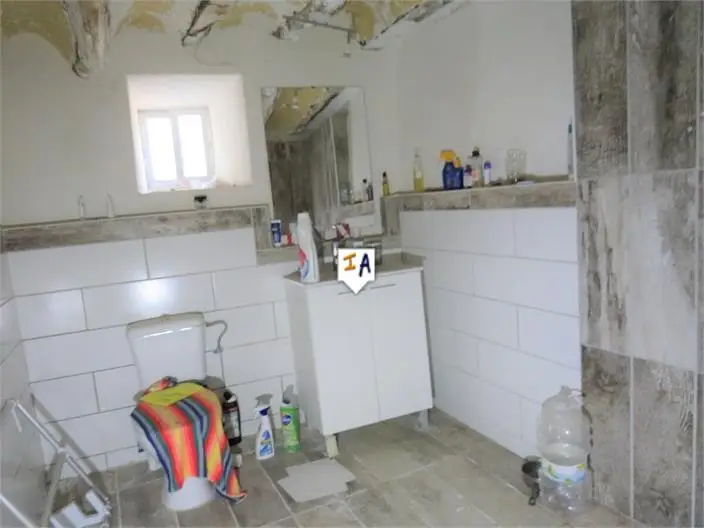 Casa de Pueblo en Martos Jaen Con Patio Ideal para Reformas