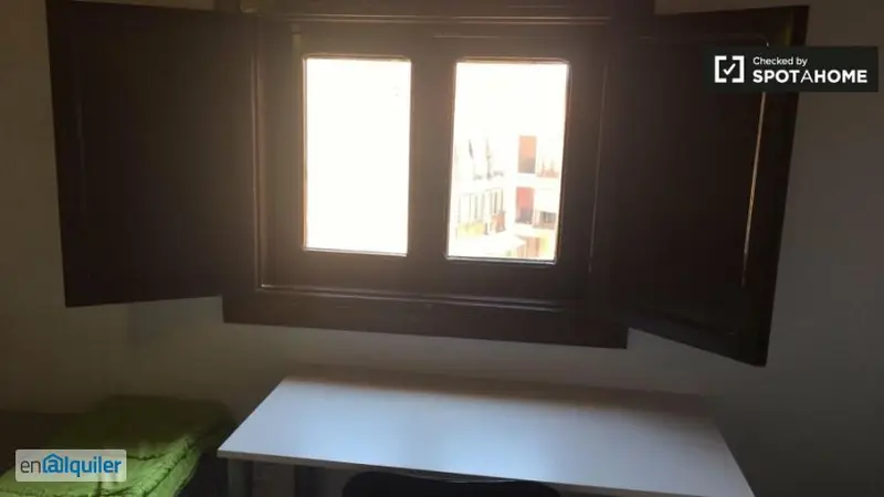 Alquiler de Habitaciones en Apartamento de 5 Dormitorios Alcalá de Henares