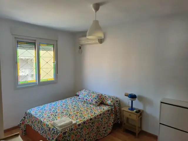 Habitación en Málaga para Estudiantes - Wifi, Cocina Compartida