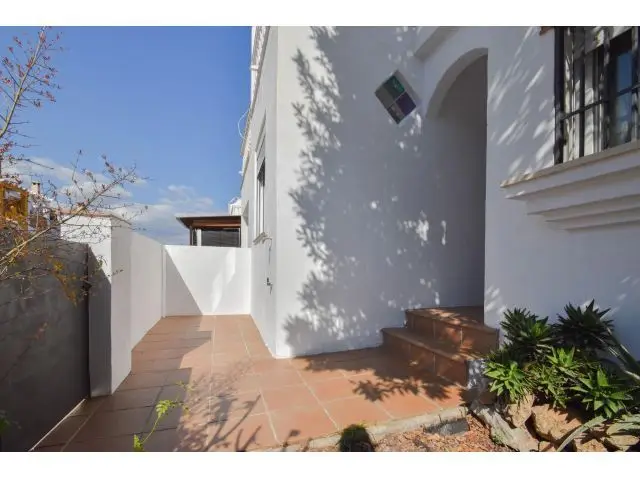 Casa Adosada en Lomalinda Ogíjares