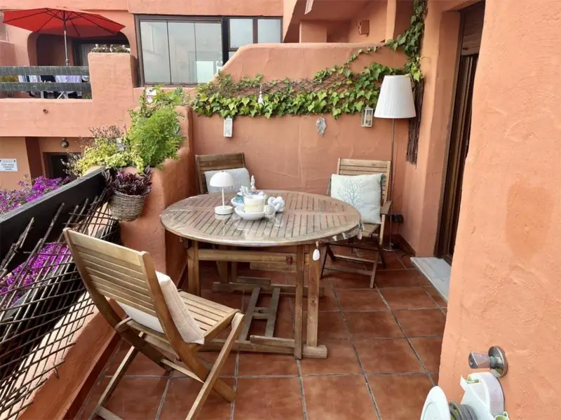 Apartamento en Estepona con Vistas al Mar