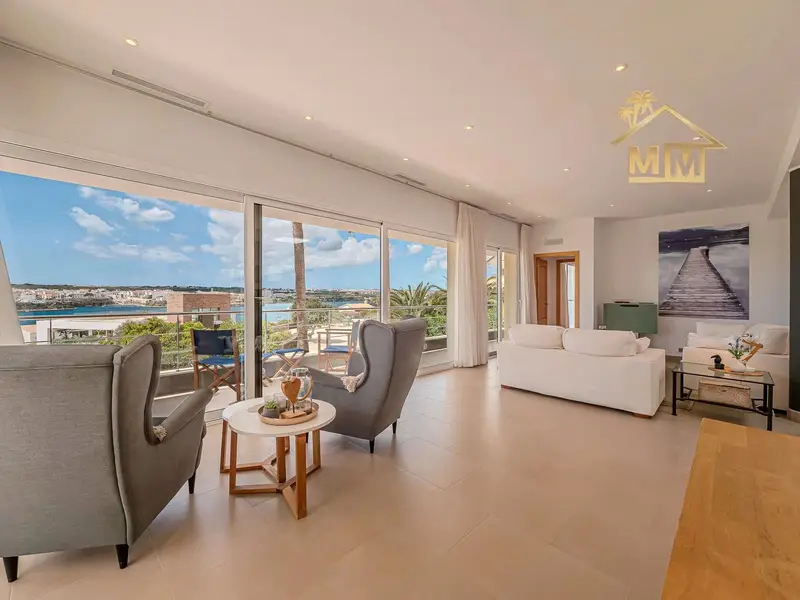 Chalet en Cala Llonga con vistas al puerto de Mahon