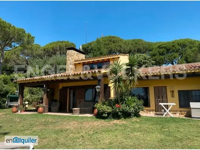 Chalet con Piscina y Vistas al Mar en Sant Andreu de Llavaneres