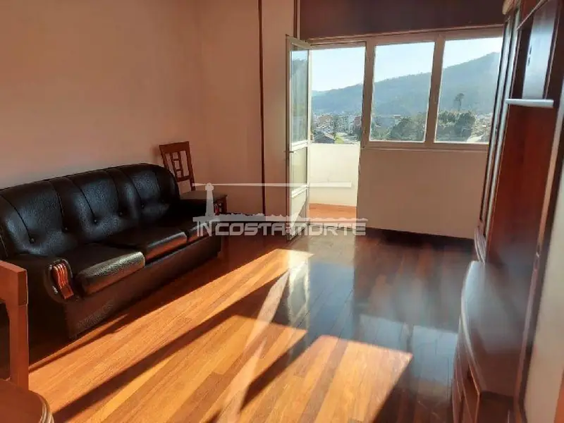 Venta Piso con Terraza y Vistas en Cee