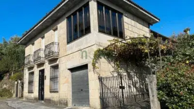 Chalet en venta en Leiro: Casa de piedra de 230m² con finca