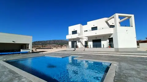 Piso de 4 Dormitorios en venta Pinoso, España