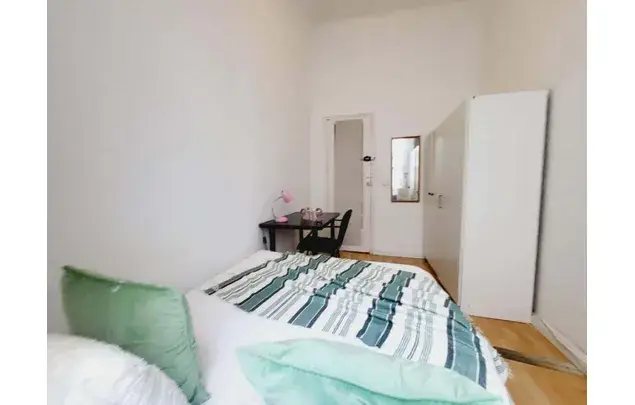 Habitaci
ón 200m
² Madrid Alquiler Larga Temporada