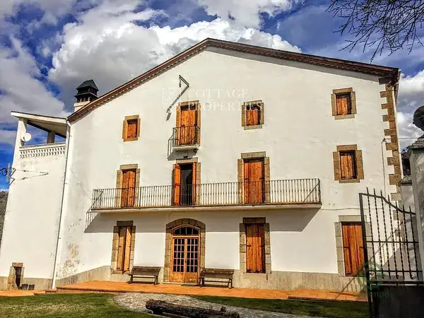 Masia siglo XVII Arbúcies Girona 60000m2 terreno 900m2 construidos