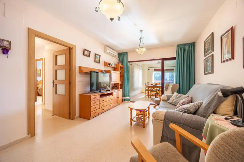 Apartamento en Cala Benidorm con Piscina y Terraza