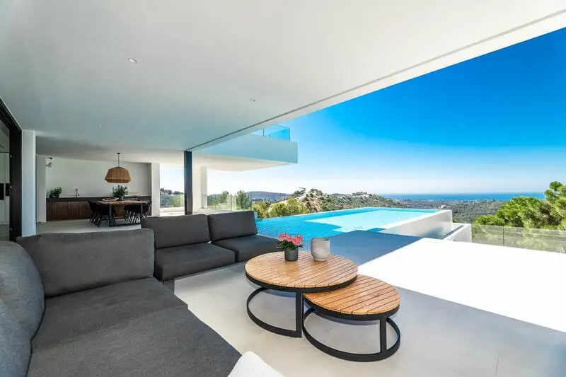 Villa de Lujo 4 Dormitorios Benahavis Vistas al Mar