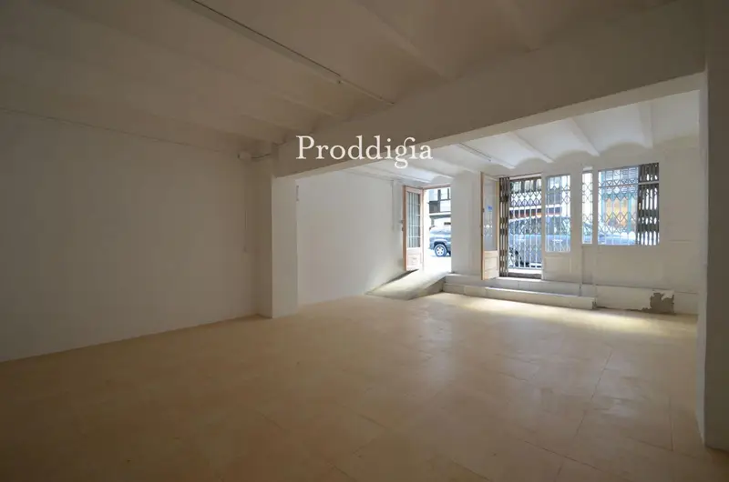 Local Comercial 77m2 Calle Hercegovina Esquina Muntaner