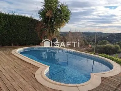 Casa con Piscina y Vistas al Mar en Los Pinares