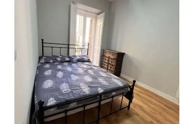 Habitacion Privada 100m2 Madrid Embajadores Amueblada