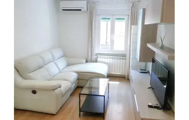 Apartamento 2 dormitorios Madrid Valdeacederas Amueblado