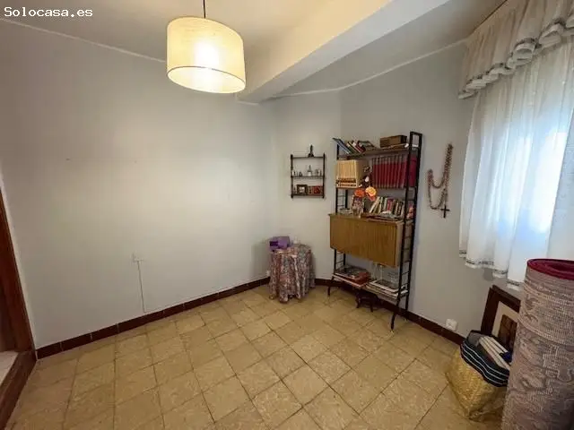 Piso De Cuatro Habitaciones Y Dos Plazas De Garaje En La Avenida Del Mar