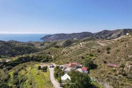 Finca con Piscina y Vistas al Mar en La Herradura
