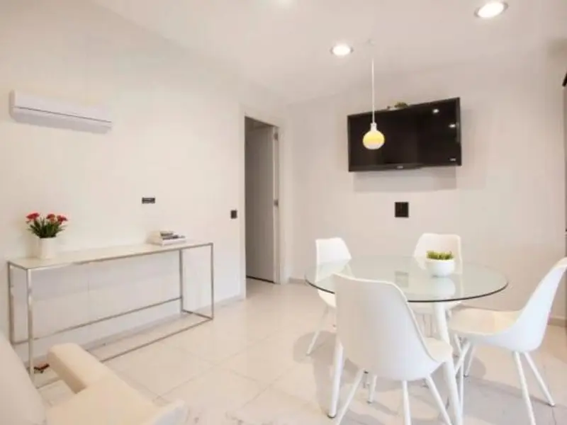 venta Piso en El Raval, Ciutat Vella (49168808470.101800)- Globaliza