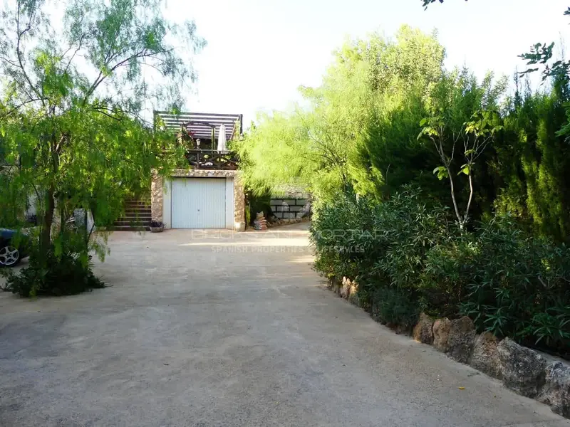 Chalet en Venta Cheste Valencia 3 Dormitorios Jardin Cerca Circuito
