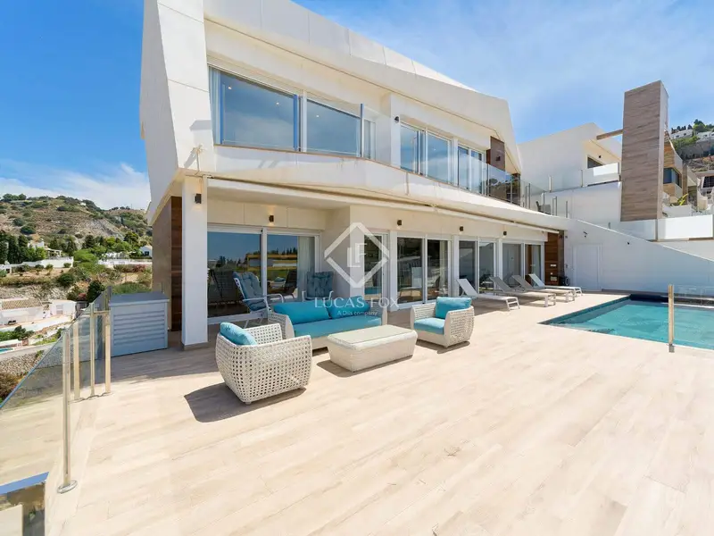 Villa de Lujo en La Herradura Vistas al Mar Piscina Jacuzzi