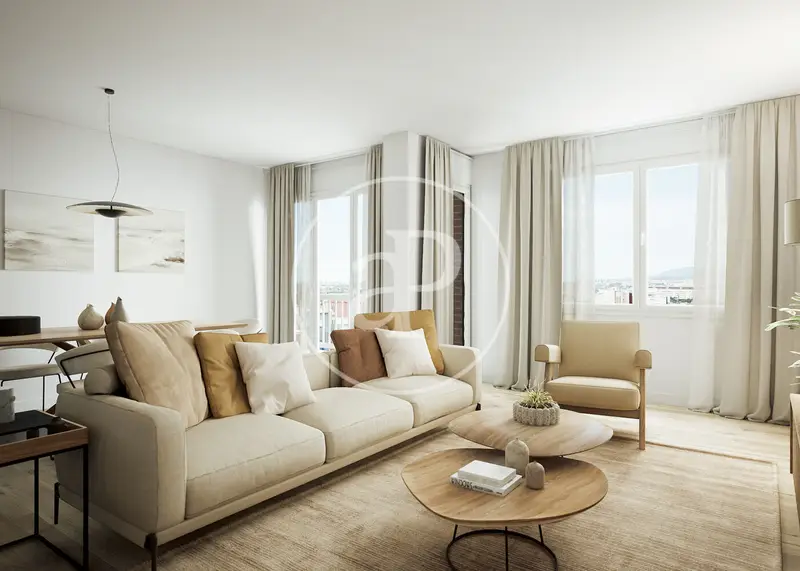 Espectacular Piso Reformado en Hospitalet con Vistas al Mar
