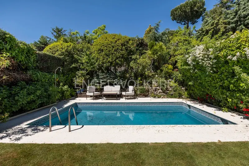 Chalet en Majadahonda con Jardín y Piscina