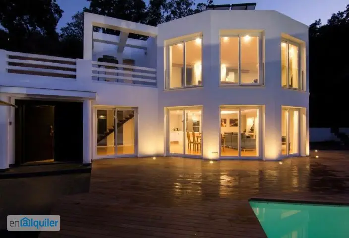 Villa Moderna en Alquiler La Mairena Marbella