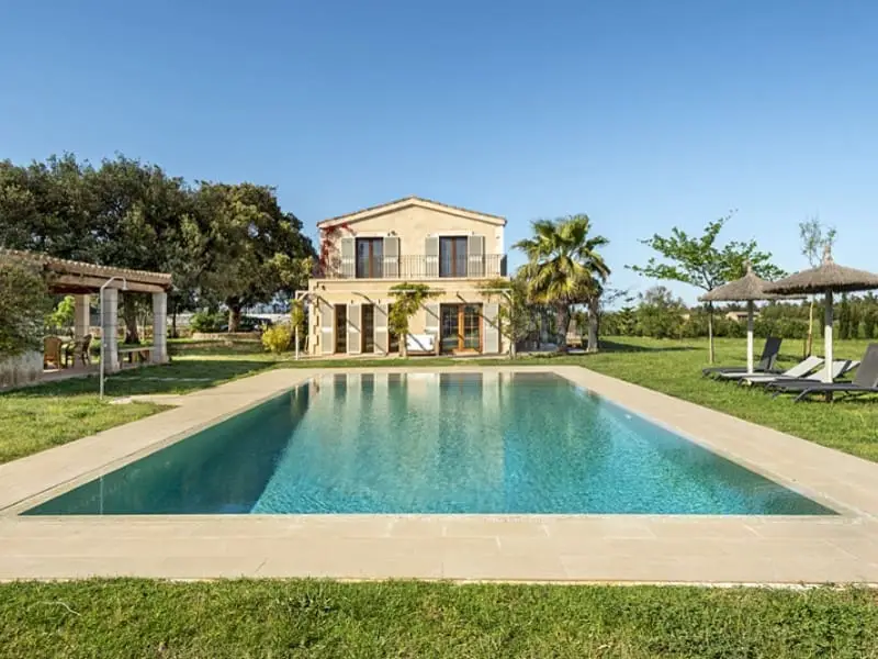 Finca Rural en Llubí Mallorca: Casa de Campo con Piscina y Jardín