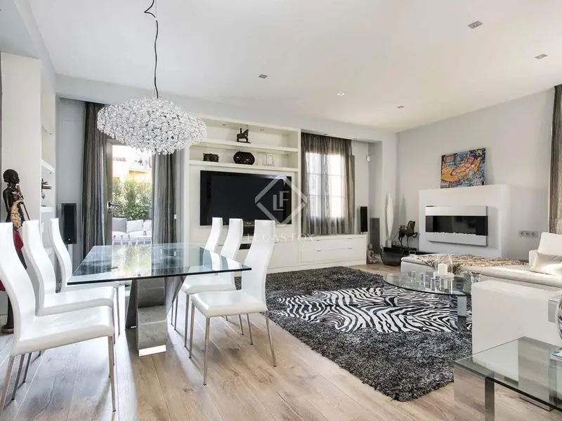 Atico en alquiler en Barcelona zona alta 128m2 2 dormitorios terraza