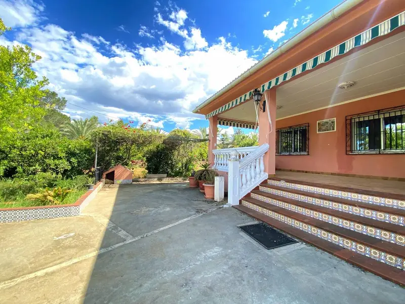 Chalet con Piscina Privada en Canals Valencia