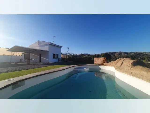 Piso de 3 Dormitorios en venta Coin, España