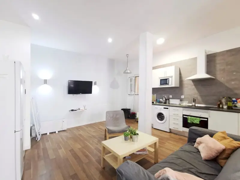 Habitacion Moderna Amueblada Madrid Centro Calle Valencia