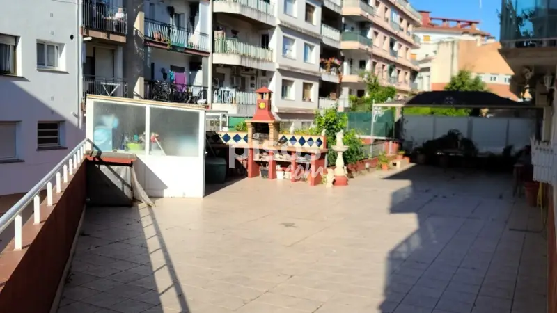 Piso en venta cerca de la playa con terraza y jardin