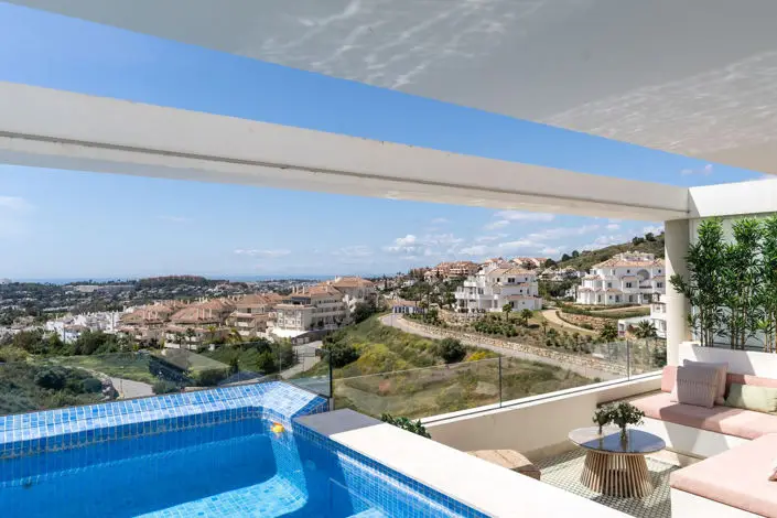 Apartamento de Lujo en Golf Valley Nueva Andalucía 2 Dormitorios