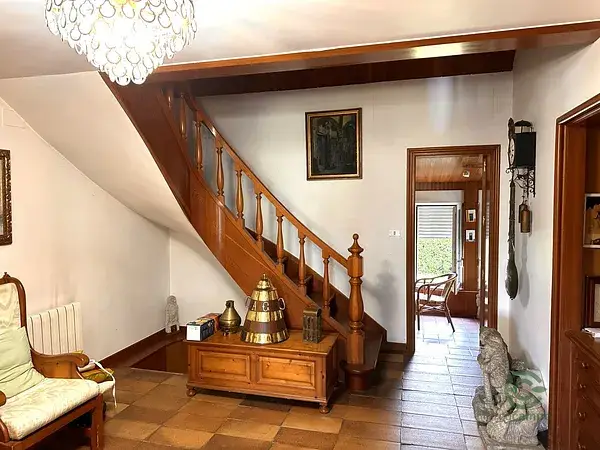 Casa Lujosa en Teo 6 Dormitorios Garaje Amplios Espacios