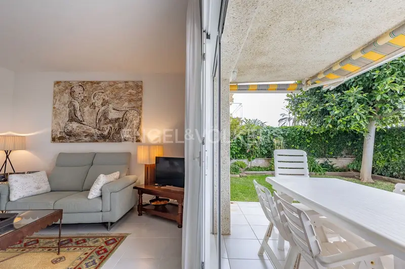 Apartamento en Calafell con vistas al mar y piscina