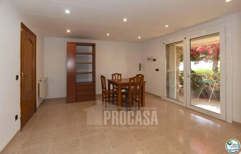 Apartamento en venta en Roses Girona zona La Cuana