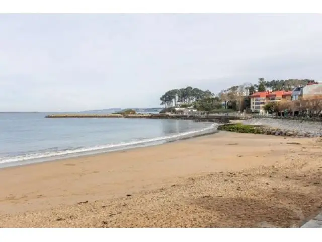 Apartamento en Venta en Oleiros Santa Cristina Cerca de la Playa