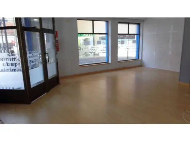 Local Comercial en Avenida de Chapi