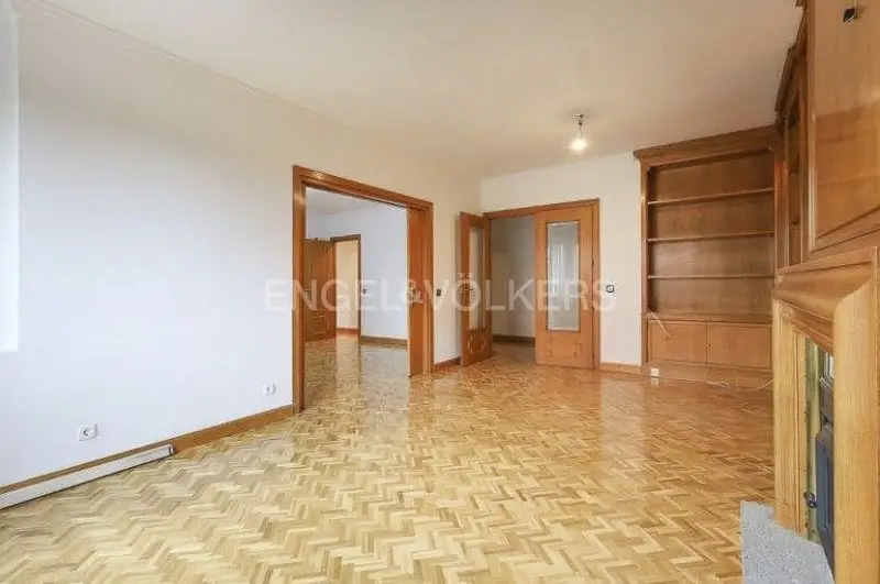 Apartamento en venta en Nino Jesus Madrid ciudad