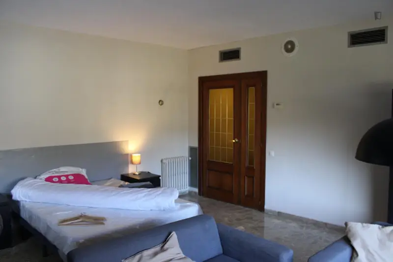 Habitacion Doble con Balcon en Piso Compartido Valencia