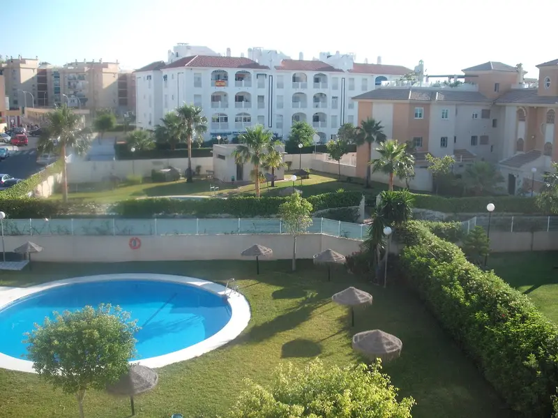 Habitacion Alquiler Torremolinos Baño Privado Piscina