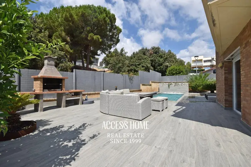 Chalet en Venta Canet de Mar 5 Dormitorios Piscina Jardin