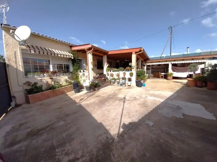 Villa 3 Dormitorios en Venta cerca de Albir