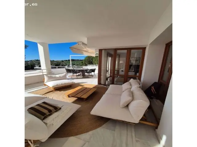 Apartamento de Lujo en Primera Linea de Golf Las Brisas Marbella