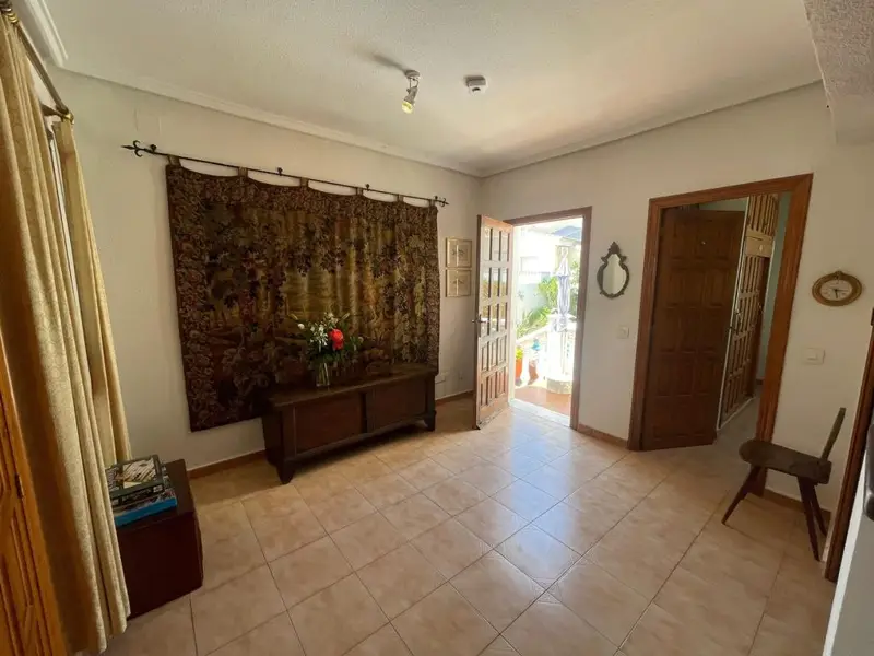 Apartamento 4 Dormitorios Rojales Espa	ña Piscina Comunitaria