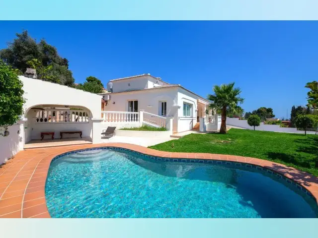 Villa 4 Dormitorios Alquiler Milla de Oro Marbella