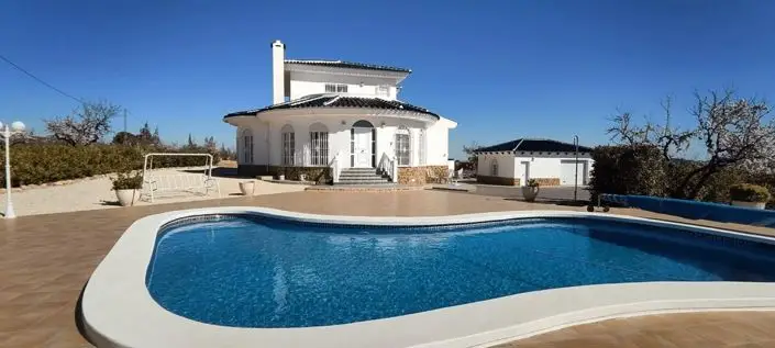 Villa de Lujo 4 Dormitorios Pinoso